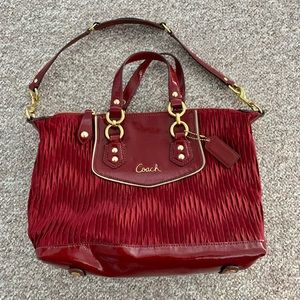 Never used Coach purse - gorgeous colour & perfect condition